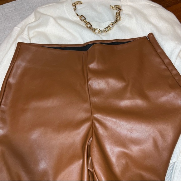 Old Navy faux leather extra high rise skinny pants - Picture 4 of 14